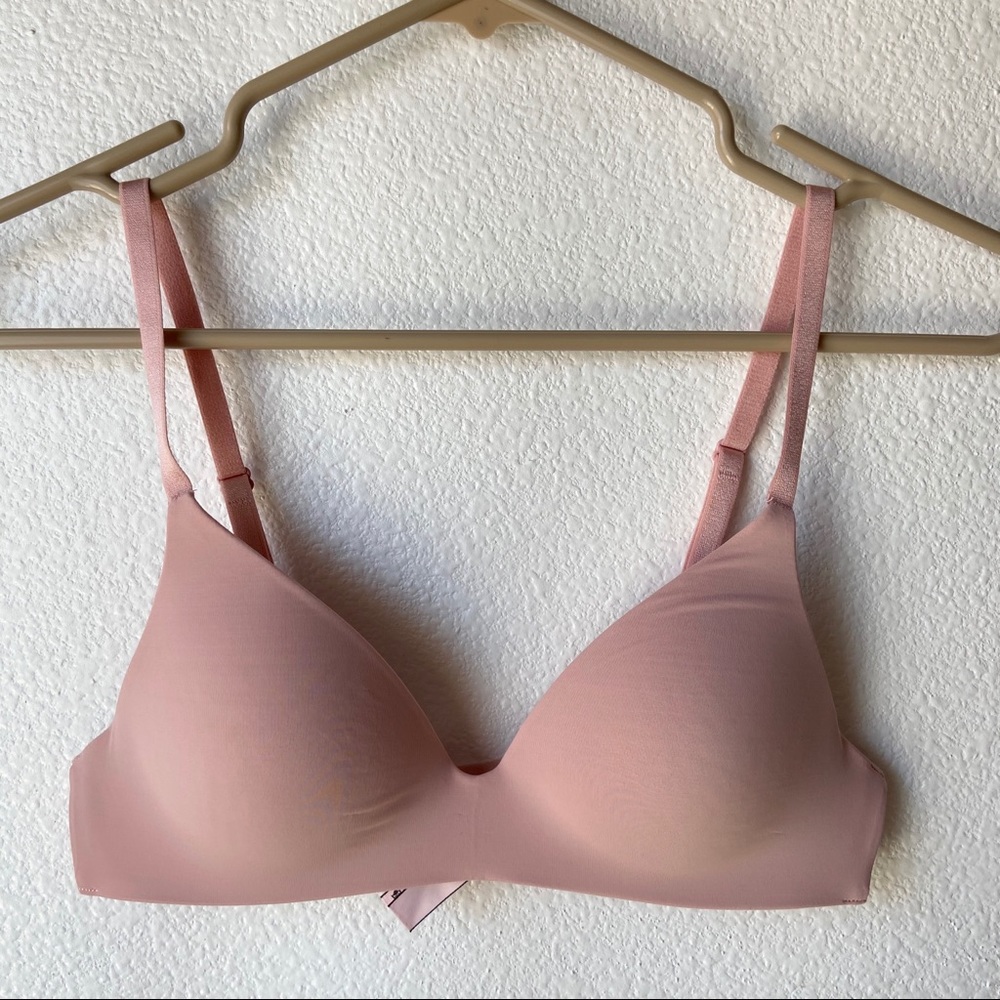 Victoria’s Secret wireless T-shirt abra